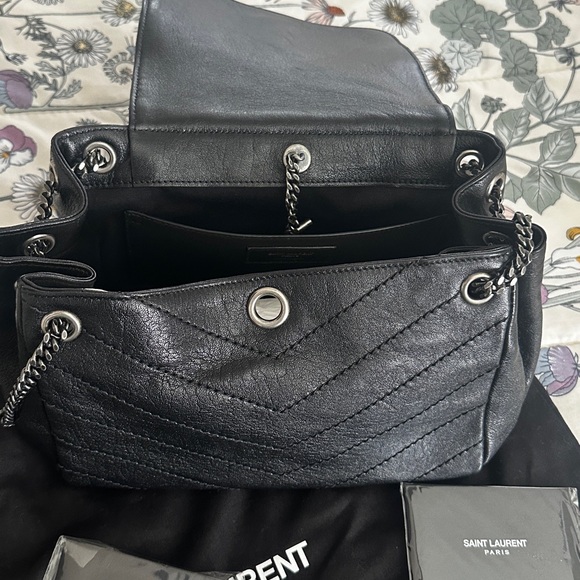 Saint Laurent Black Quilted Leather Bag - Picture 2 of 8